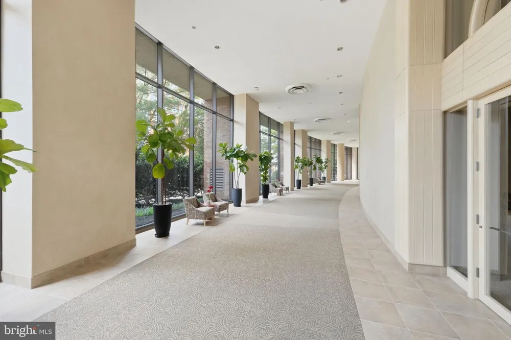 1805 CRYSTAL DRIVE #912S Arlington, VA 22202