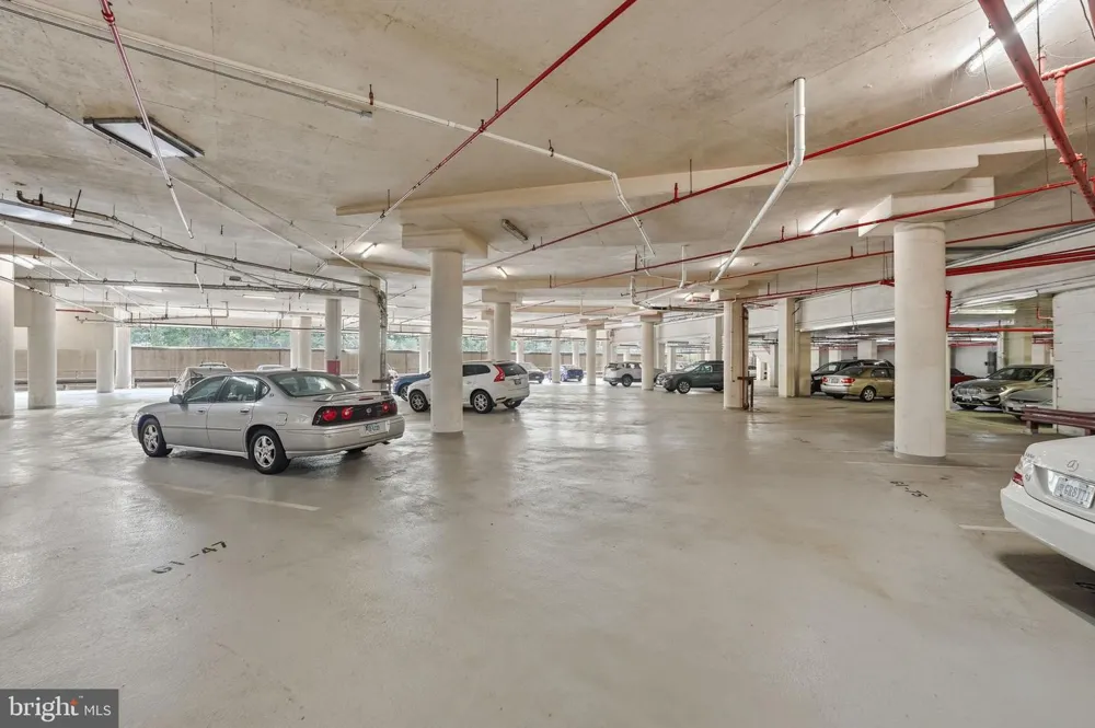 1805 CRYSTAL DRIVE #912S Arlington, VA 22202