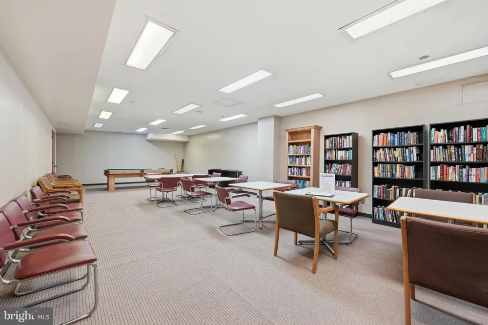 1805 CRYSTAL DRIVE #912S Arlington, VA 22202