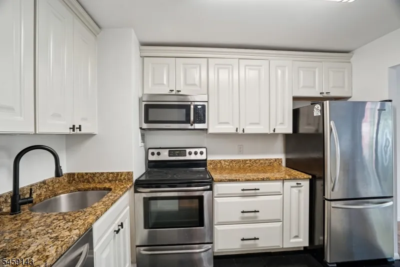 1111 River Rd #G10 Unit G10 Edgewater, NJ 07020