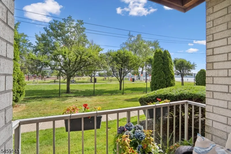1111 River Rd #G10 Unit G10 Edgewater, NJ 07020