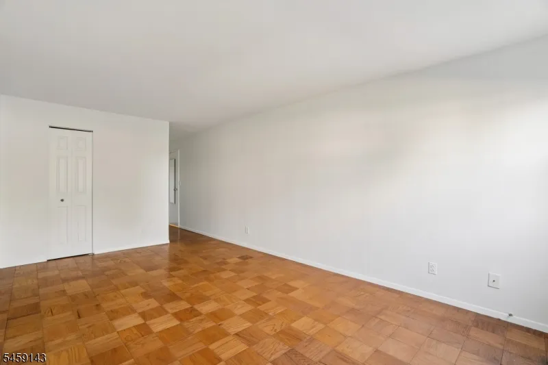 1111 River Rd #G10 Unit G10 Edgewater, NJ 07020