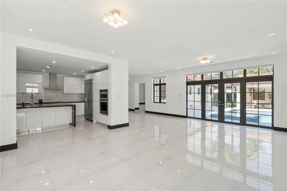519 Alhambra Cir Coral Gables, FL 33134
