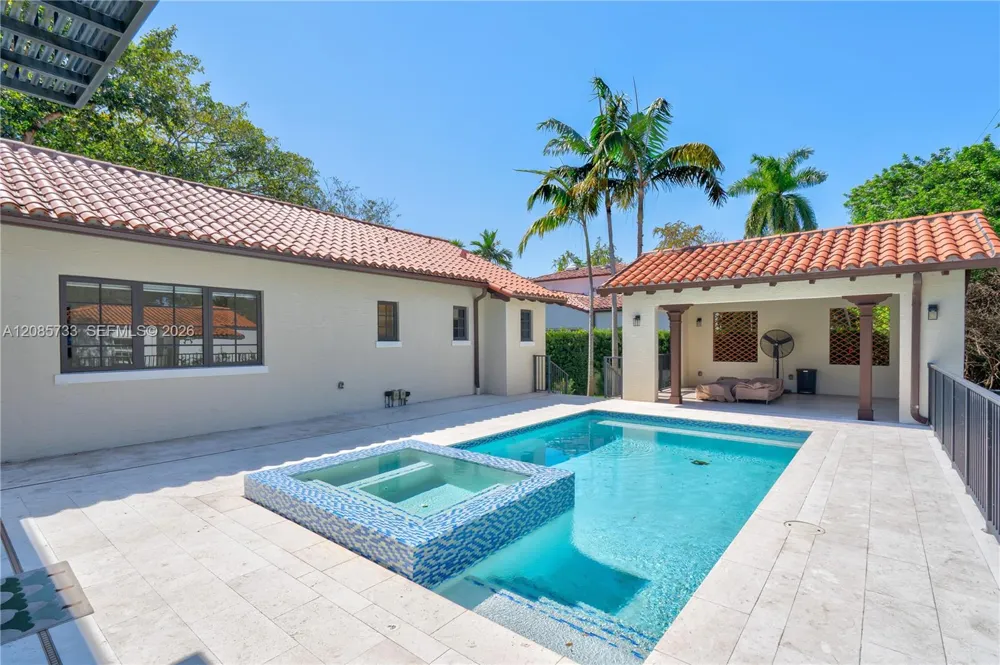519 Alhambra Cir Coral Gables, FL 33134