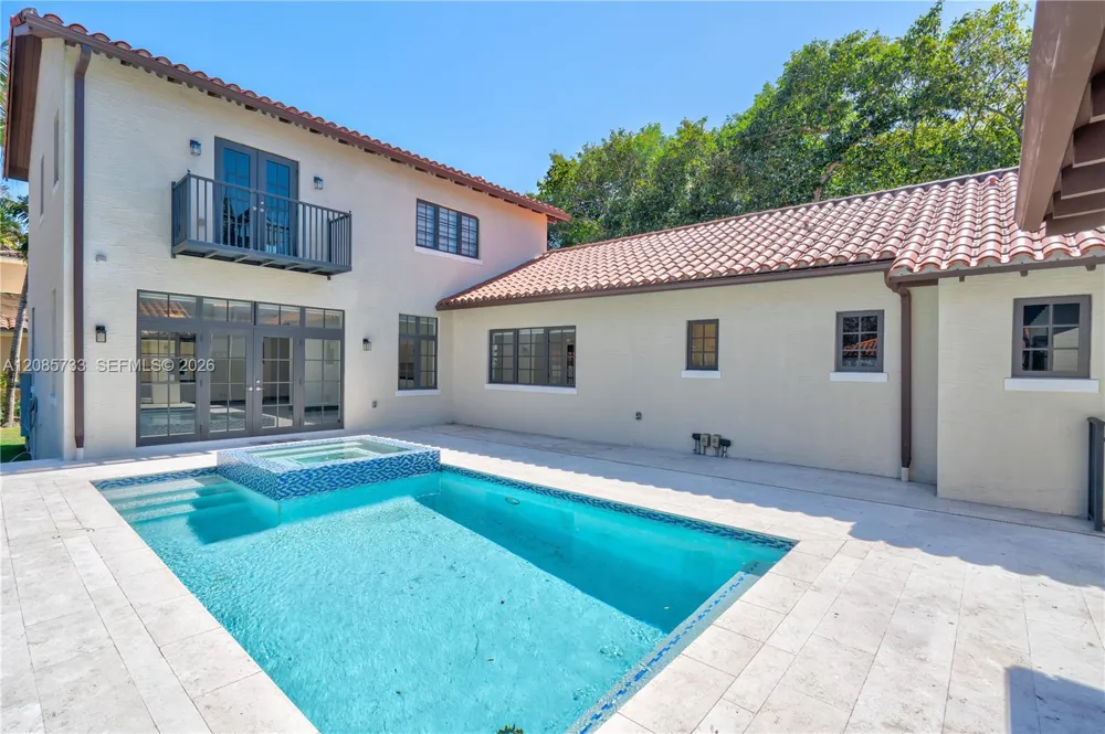 519 Alhambra Cir Coral Gables, FL 33134