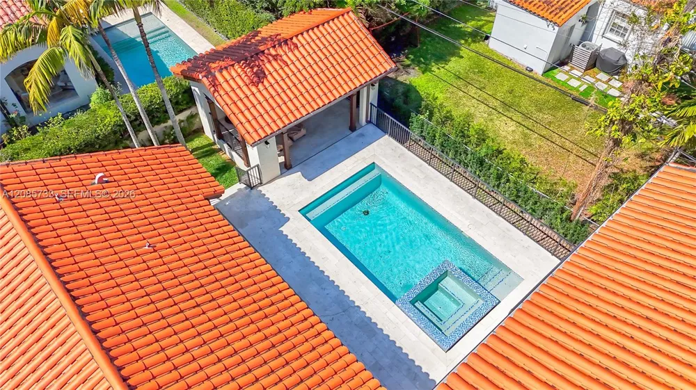 519 Alhambra Cir Coral Gables, FL 33134
