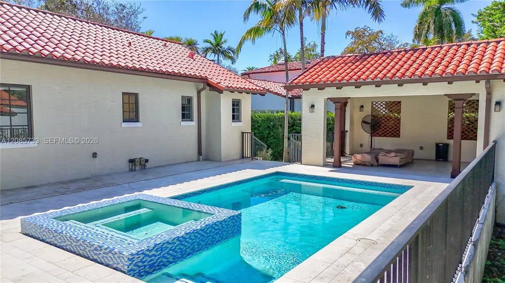 519 Alhambra Cir Coral Gables, FL 33134