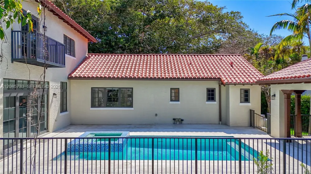 519 Alhambra Cir Coral Gables, FL 33134