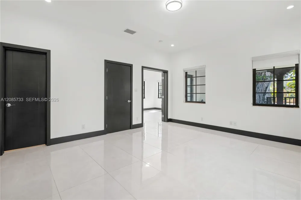 519 Alhambra Cir Coral Gables, FL 33134