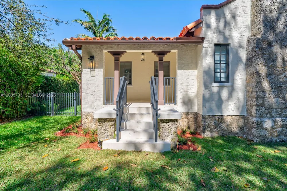 519 Alhambra Cir Coral Gables, FL 33134