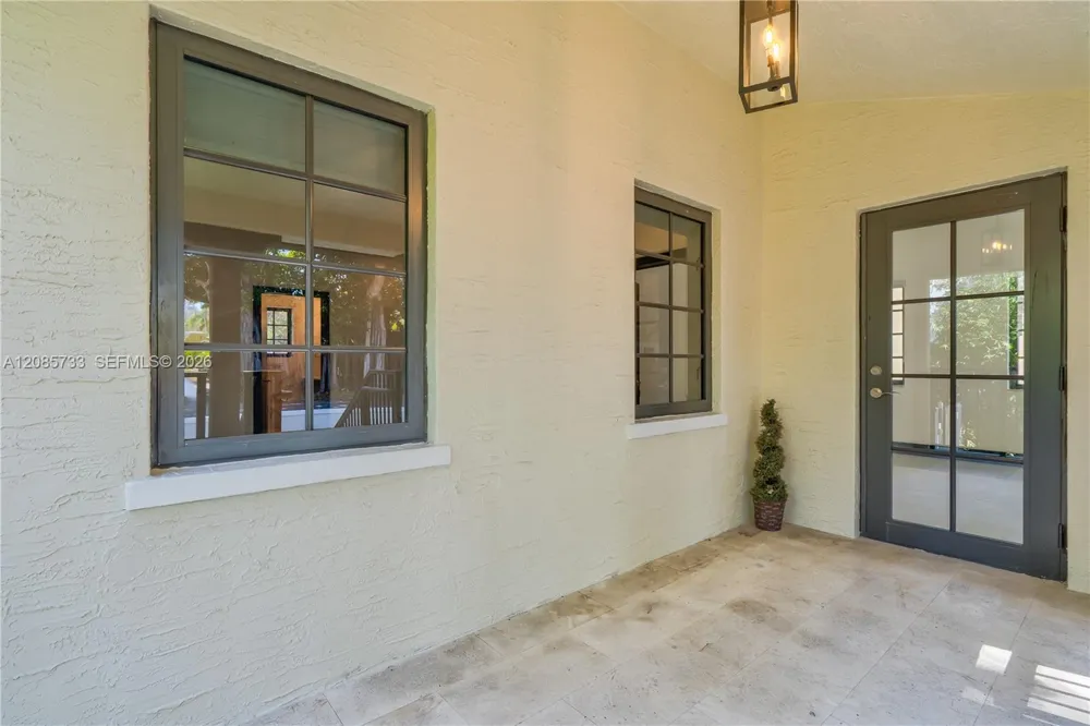 519 Alhambra Cir Coral Gables, FL 33134