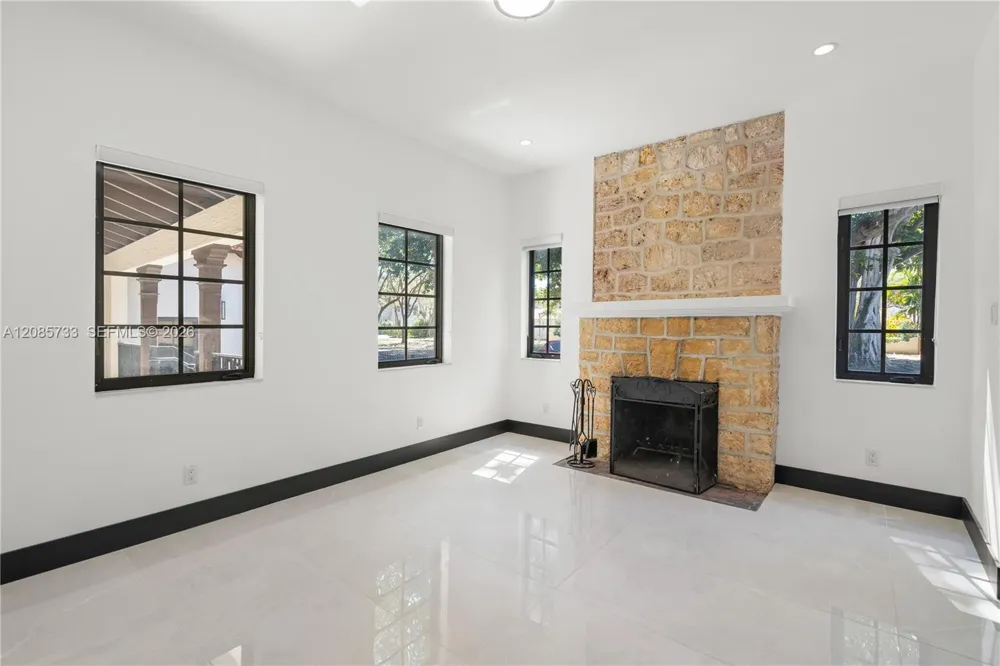 519 Alhambra Cir Coral Gables, FL 33134