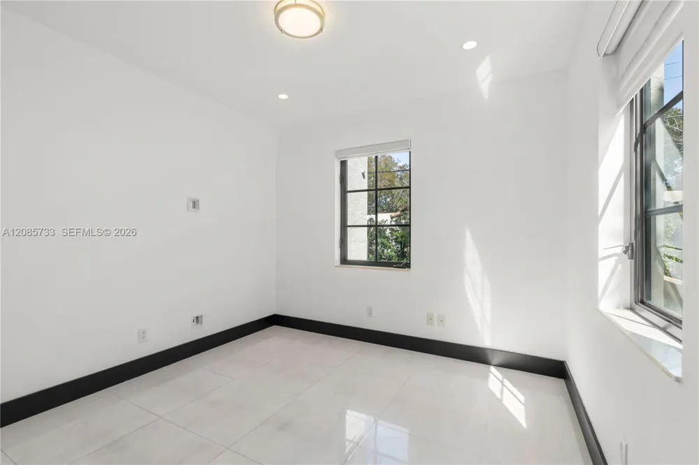 519 Alhambra Cir Coral Gables, FL 33134