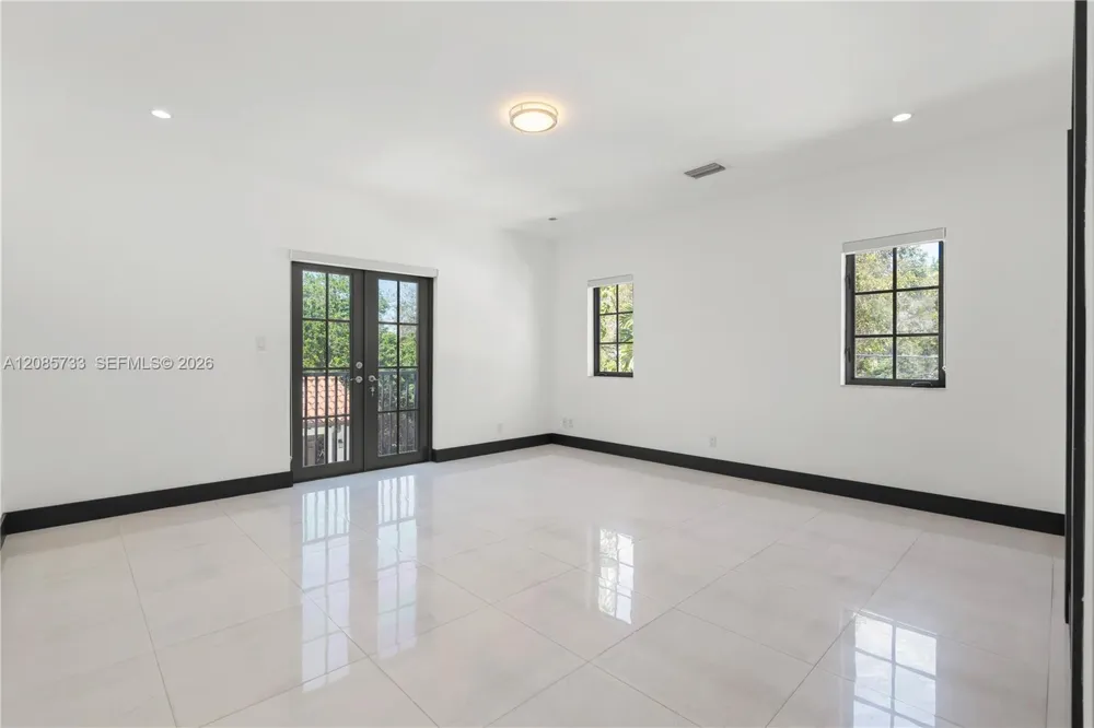 519 Alhambra Cir Coral Gables, FL 33134
