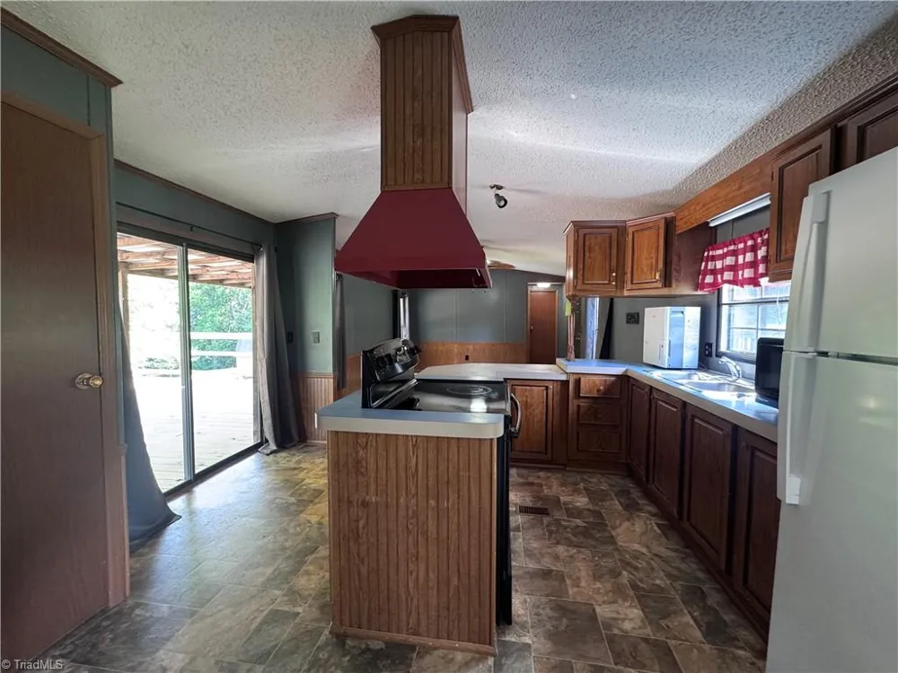 210 Star View Drive King, NC 27021