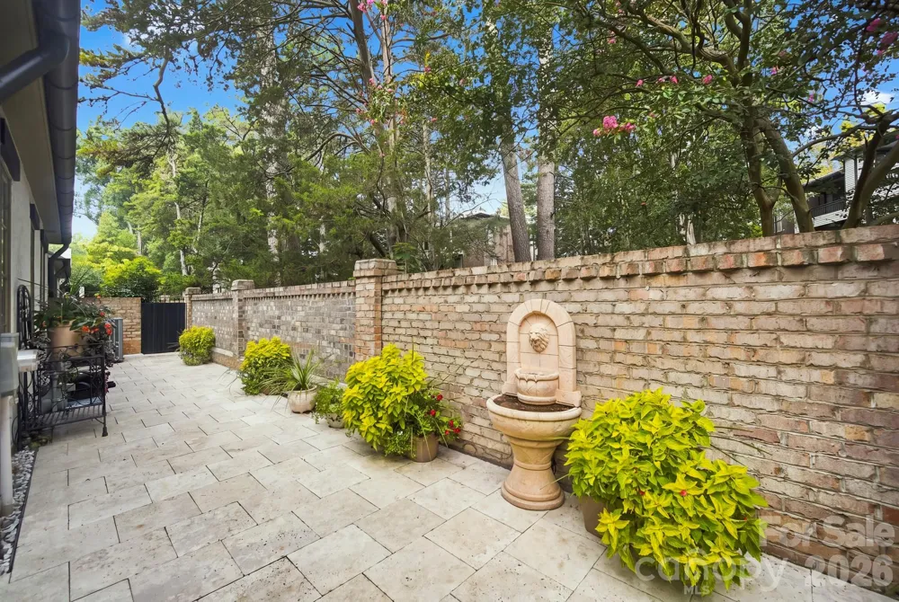 8813 Provence Village Lane Charlotte, NC 28226