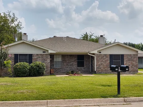 707 BLUEBONNET DRIVE