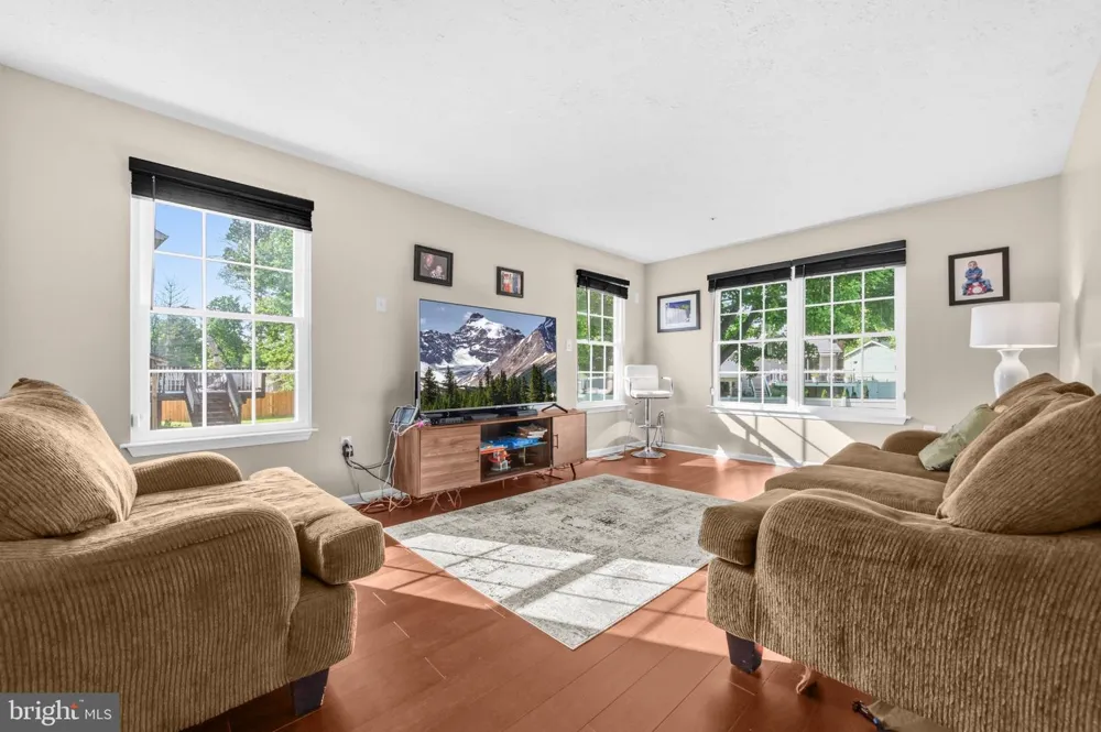 7108 E CLINTON STREET Clinton, MD 20735