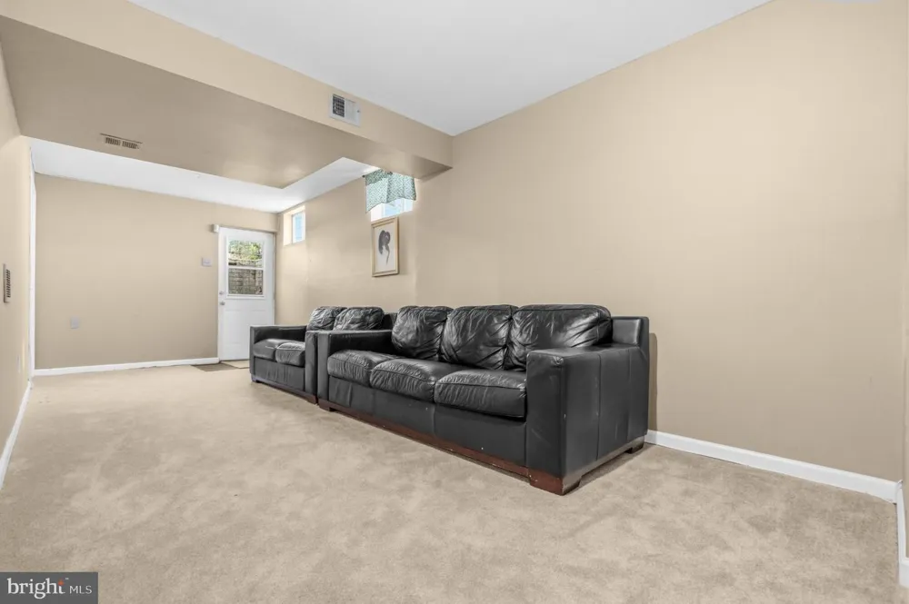 7108 E CLINTON STREET Clinton, MD 20735