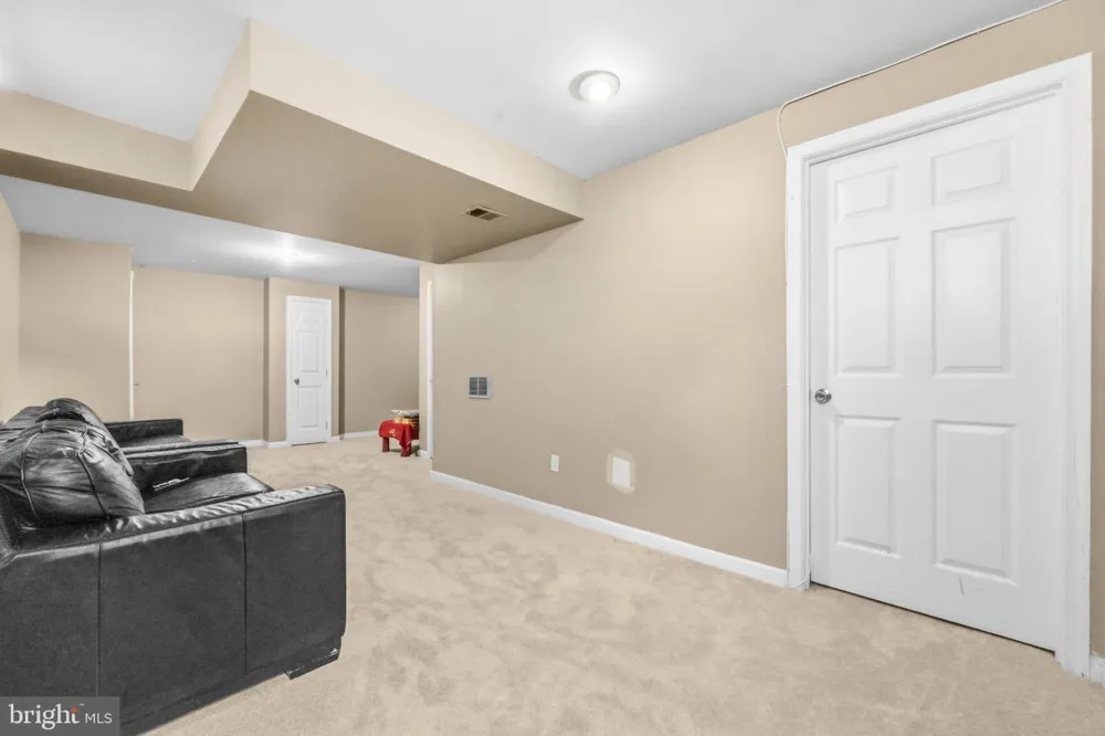 7108 E CLINTON STREET Clinton, MD 20735