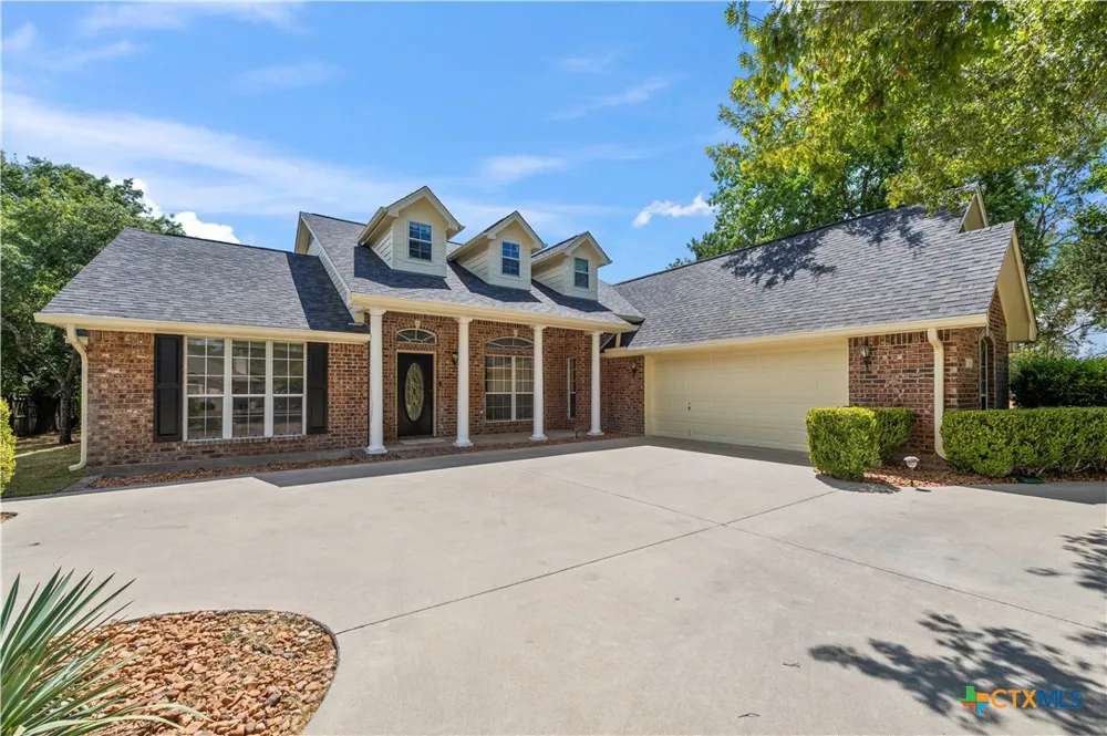 3900 Chisholm Trail Salado, TX 76571