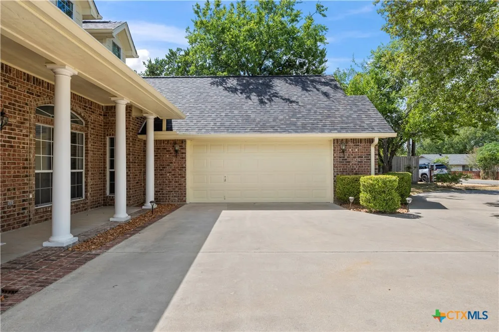 3900 Chisholm Trail Salado, TX 76571