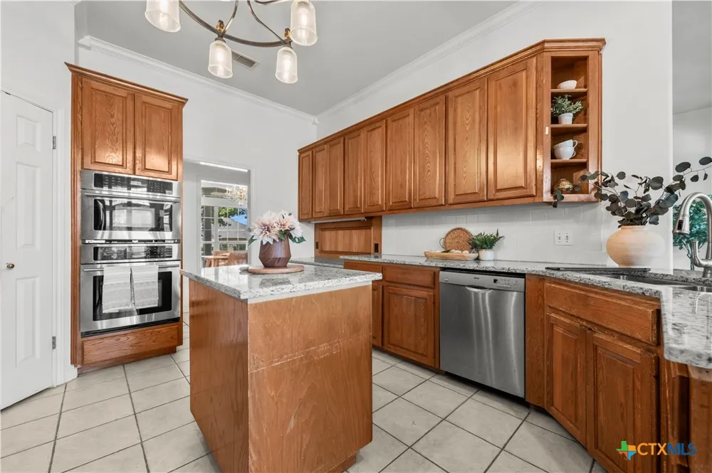 3900 Chisholm Trail Salado, TX 76571