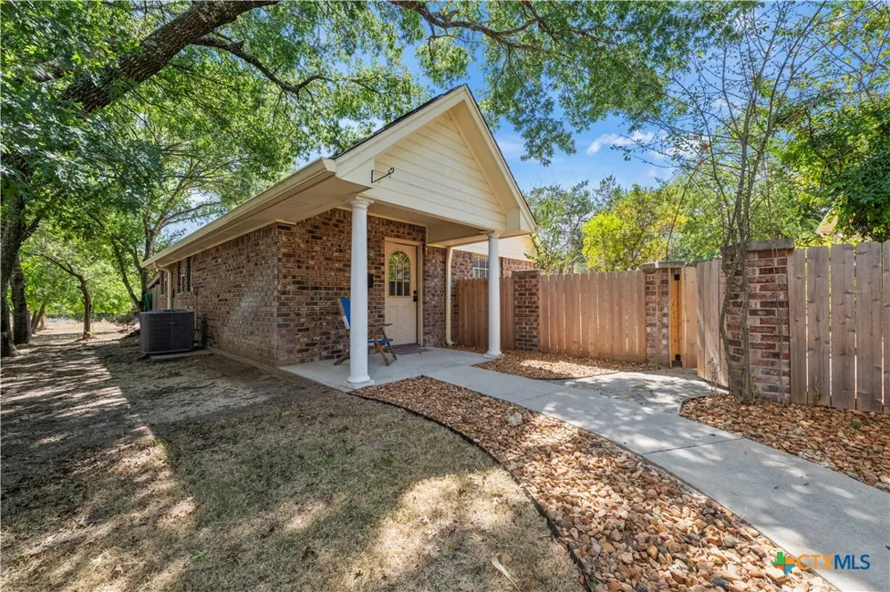 3900 Chisholm Trail Salado, TX 76571
