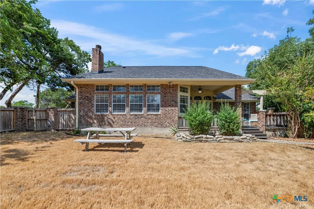 3900 Chisholm Trail Salado, TX 76571