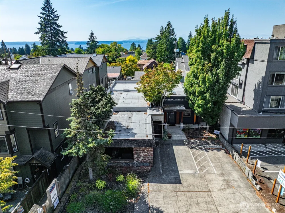 5639 California Avenue SW Seattle, WA 98136