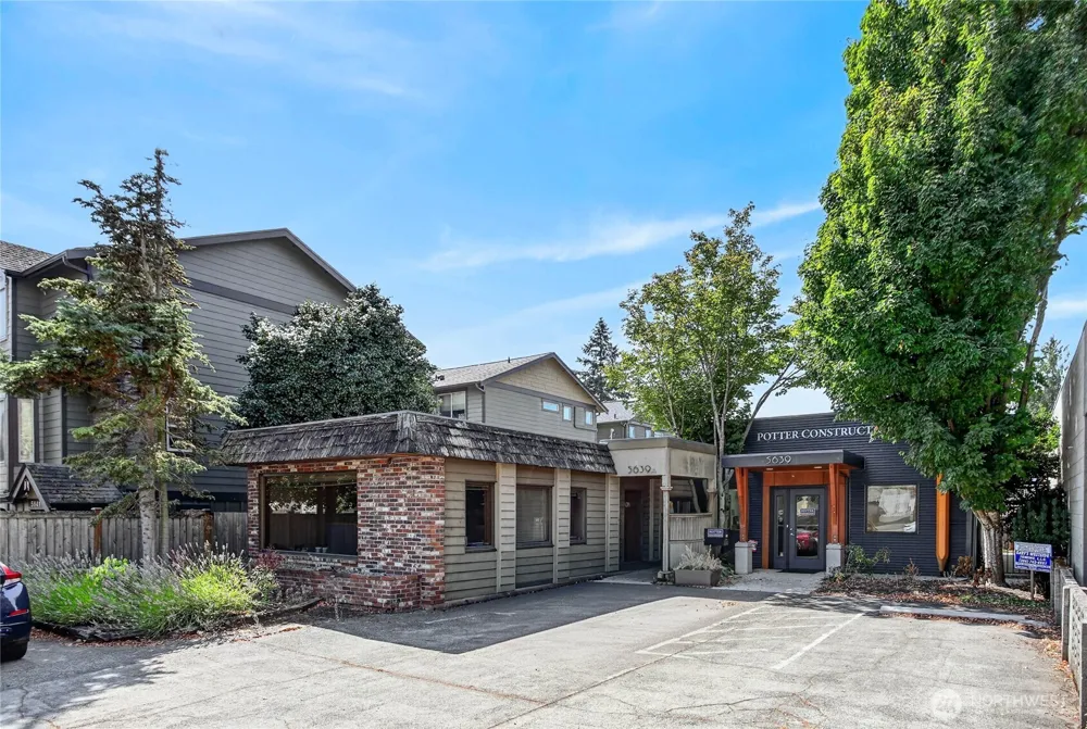 5639 California Avenue SW Seattle, WA 98136