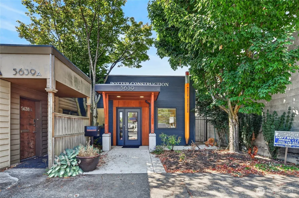 5639 California Avenue SW Seattle, WA 98136