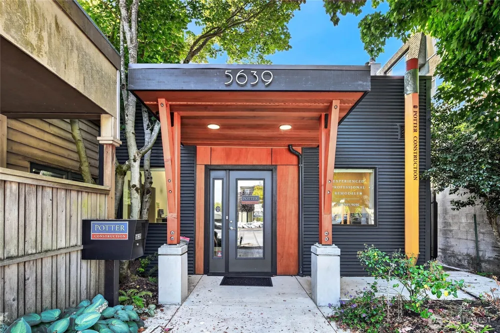 5639 California Avenue SW Seattle, WA 98136