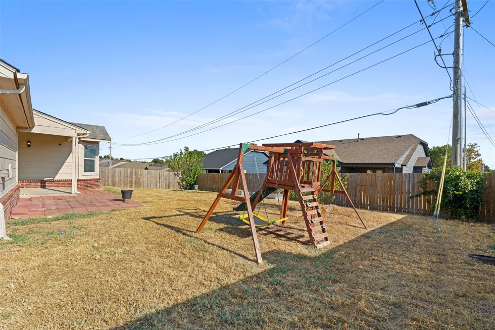 3013 Stonewall Drive Bartlesville, OK 74006
