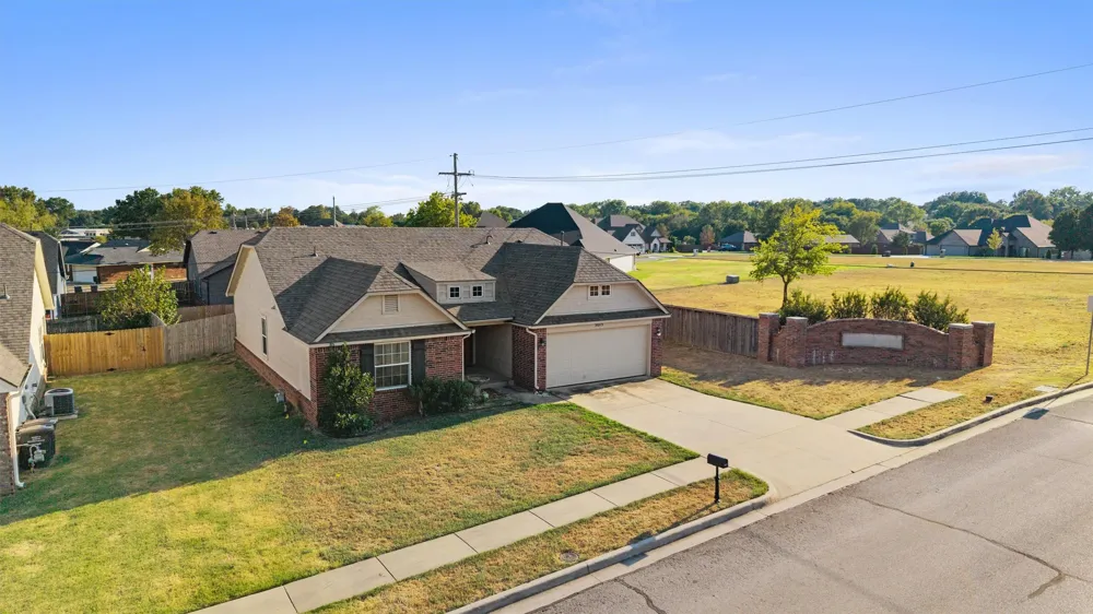 3013 Stonewall Drive Bartlesville, OK 74006