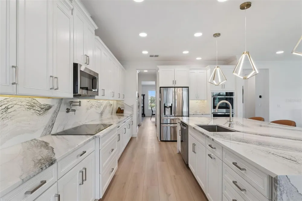 2612 RAVENCLIFFE TERRACE Oviedo, FL 32765