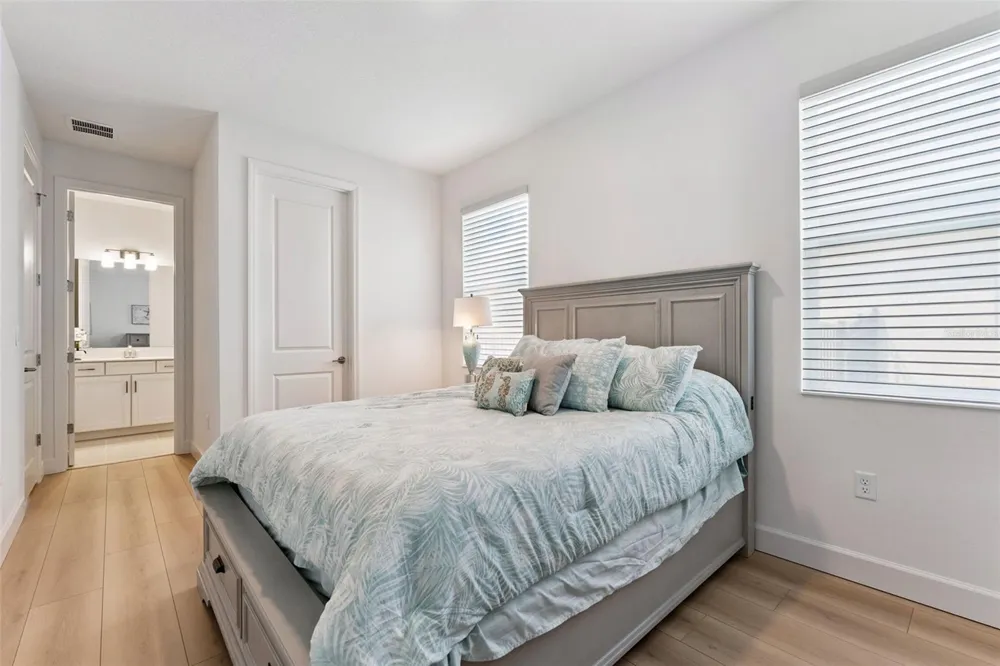 2612 RAVENCLIFFE TERRACE Oviedo, FL 32765