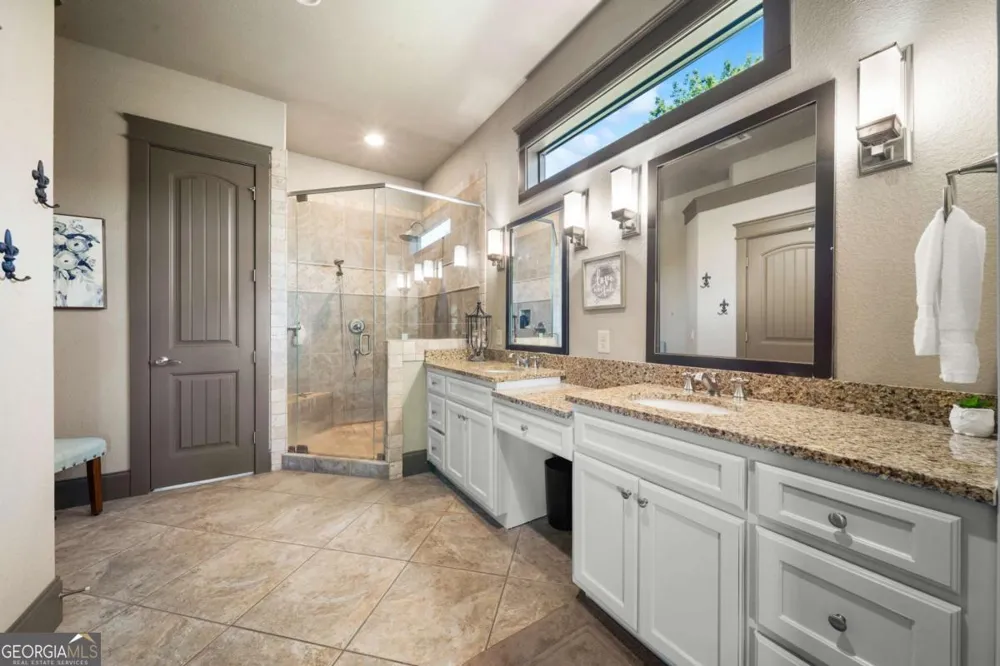 65 Cottage LN Toccoa, GA 30577