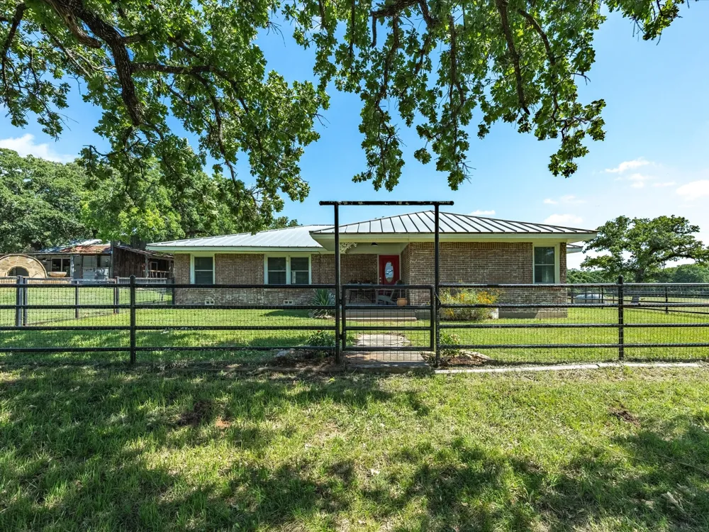 2971 E Highway 114 Boyd, TX 76023