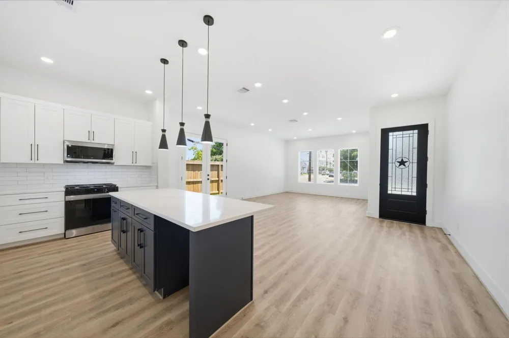 1613 Luzon Street Houston, TX 77009