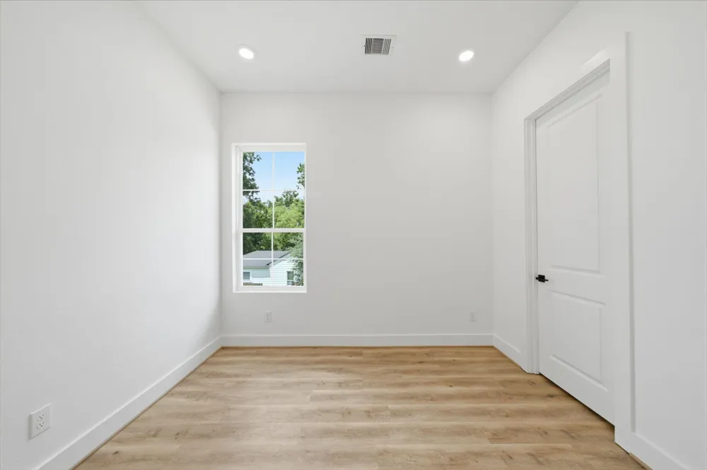 1613 Luzon Street Houston, TX 77009