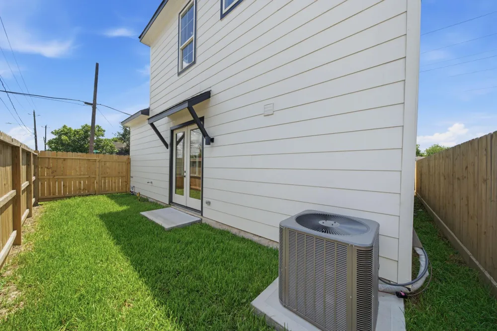 1613 Luzon Street Houston, TX 77009