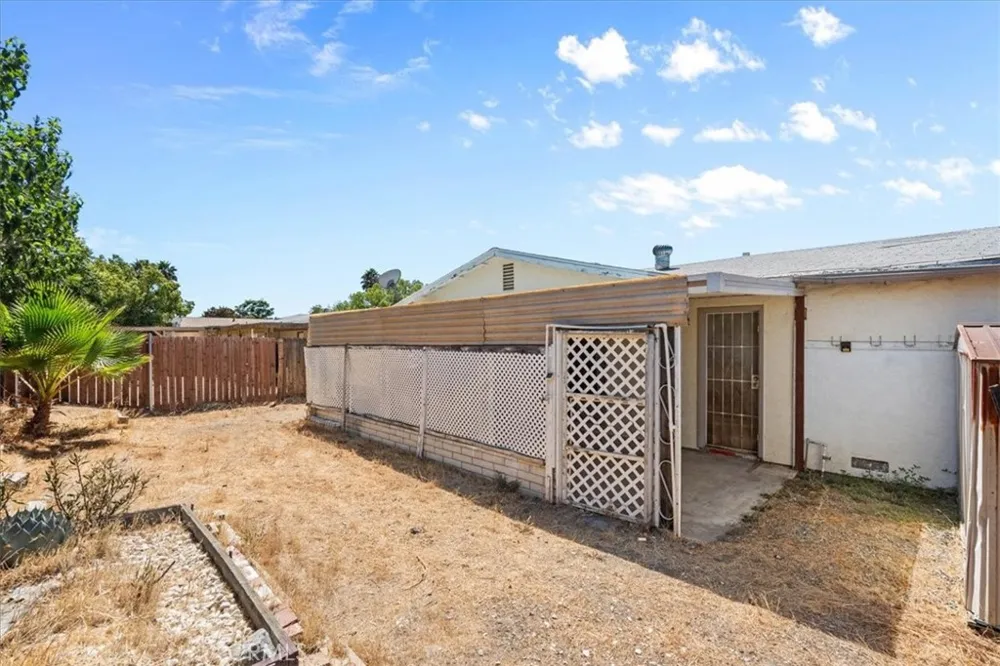 556 San Marino Hemet, CA 92545