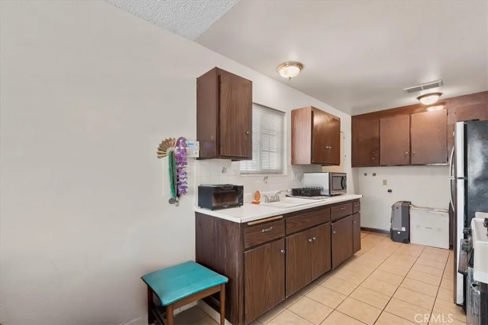 556 San Marino Hemet, CA 92545