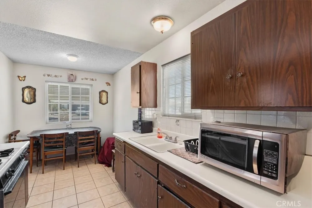 556 San Marino Hemet, CA 92545