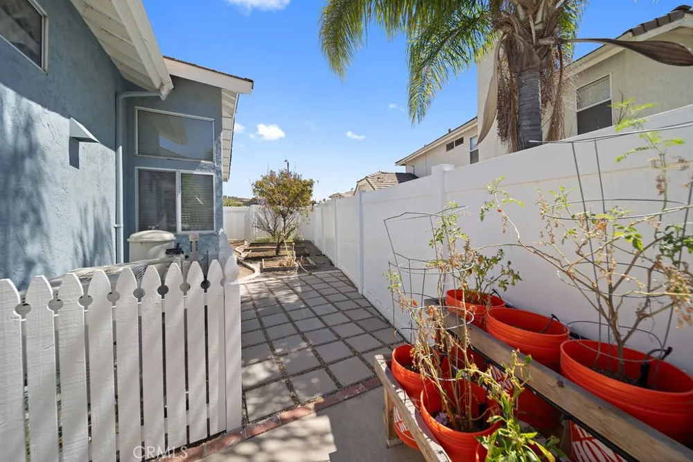 39521 Via Temprano Murrieta, CA 92563