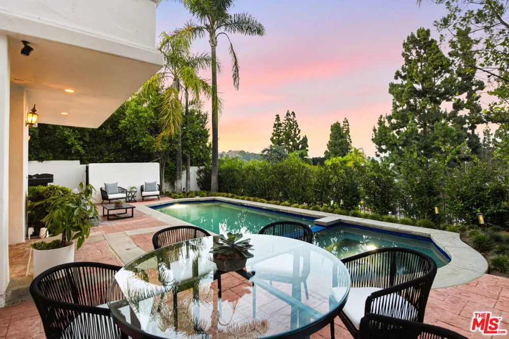 12639 Promontory Road Los Angeles, CA 90049