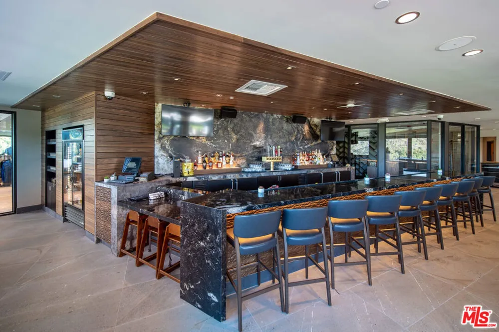 12639 Promontory Road Los Angeles, CA 90049