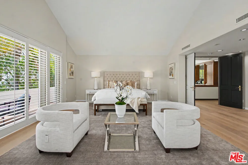 12639 Promontory Road Los Angeles, CA 90049
