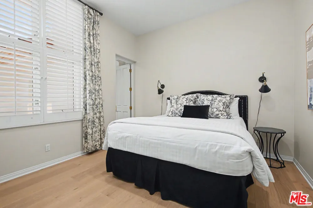 12639 Promontory Road Los Angeles, CA 90049
